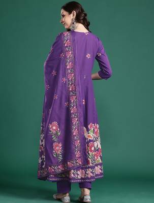 Floral Printed Mirror Work Pure Cotton Kurta With Trousers & Dupatta 6