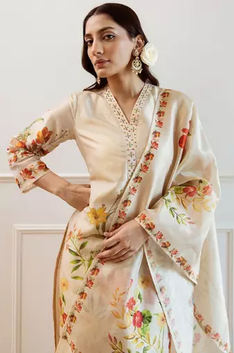 Women Floral Printed Regular Kurta with Trousers Dupatta