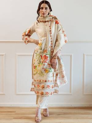 Women Floral Printed Regular Kurta with Trousers Dupatta 6