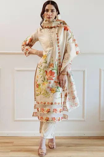 Women Floral Printed Regular Kurta with Trousers Dupatta