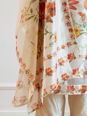 Women Floral Printed Regular Kurta with Trousers Dupatta 7