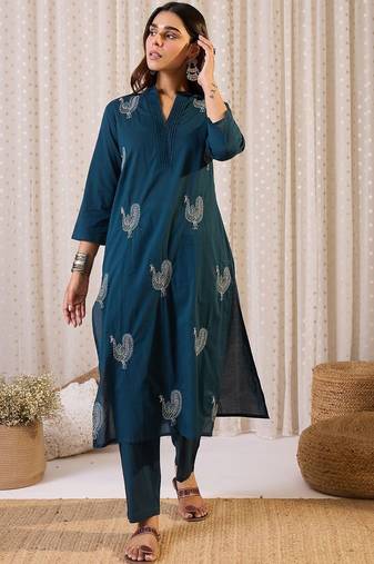 Women Ethnic Motifs Printed Pure Cotton Kurta with Trouser