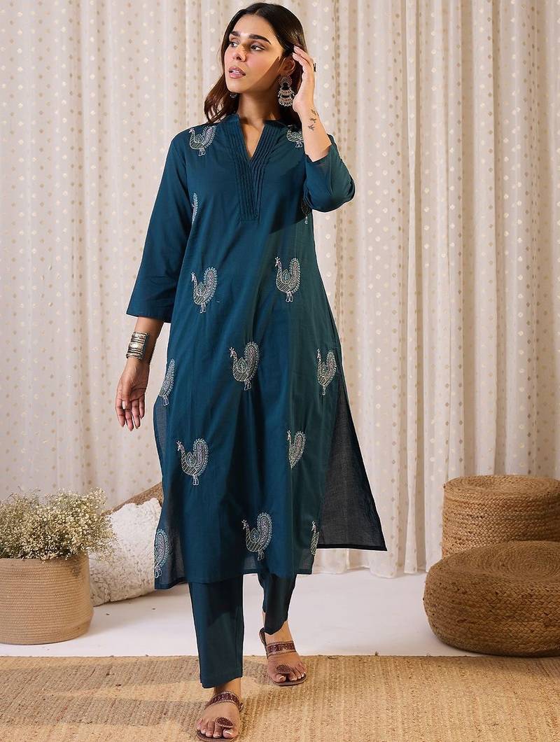 Women Ethnic Motifs Printed Pure Cotton Kurta with Trouser