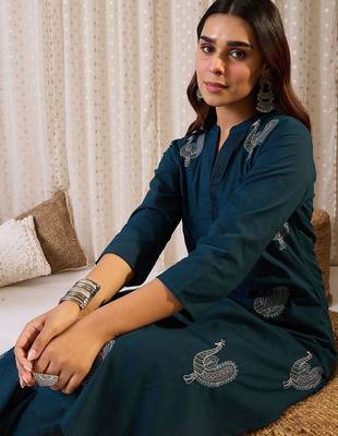 Women Ethnic Motifs Printed Pure Cotton Kurta with Trouser 6