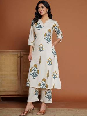 Women Floral Printed Regular Pure Cotton Kurta with Palazzos 6