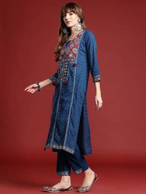 Ethnic Motifs Printed Thread Work Kurta with Trousers & Dupatta 6