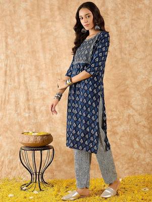 Ethnic Motifs Printed Straight Sequinned Kurta with Trousers 4