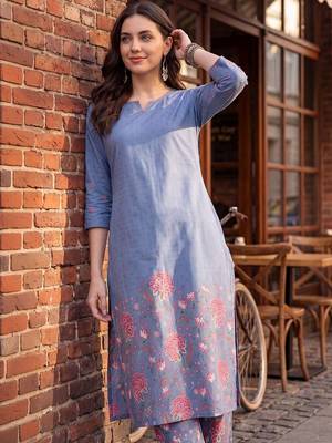 Women Floral Printed Regular Pure Cotton Kurta with Trousers 1