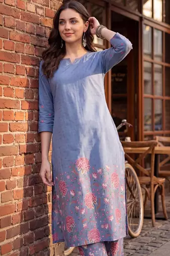 Women Floral Printed Regular Pure Cotton Kurta with Trousers