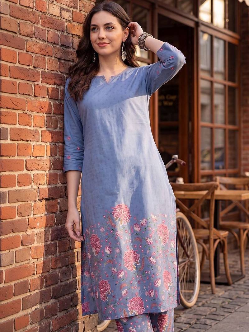 Women Floral Printed Regular Pure Cotton Kurta with Trousers