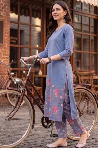 Women Floral Printed Regular Pure Cotton Kurta with Trousers