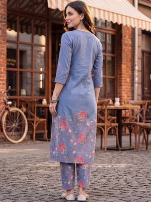 Women Floral Printed Regular Pure Cotton Kurta with Trousers 4
