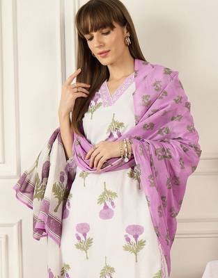 Women Floral Printed Regular Pure Cotton Kurta with Trousers & With Dupatta 7