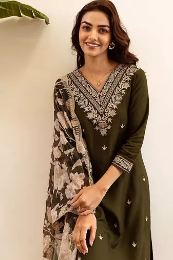 Ethnic Motifs Embroidered Regular Thread Work Kurta with Salwar & With Dupatta