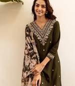 Ethnic Motifs Embroidered Regular Thread Work Kurta with Salwar & With Dupatta