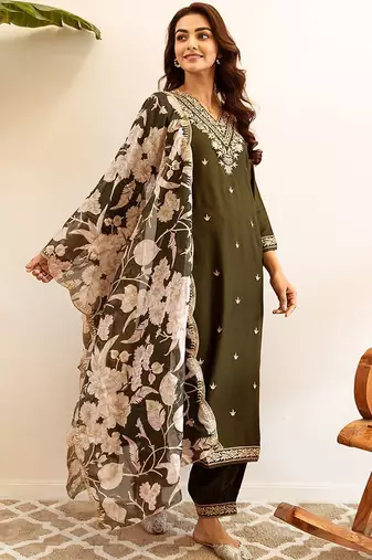 Ethnic Motifs Embroidered Regular Thread Work Kurta with Salwar & With Dupatta