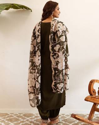 Ethnic Motifs Embroidered Regular Thread Work Kurta with Salwar & With Dupatta 5