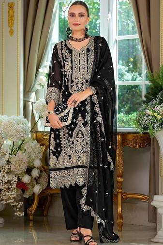 Ethnic Motifs Embroidered V-Neck Thread Work Kurta With Trousers & Dupatta