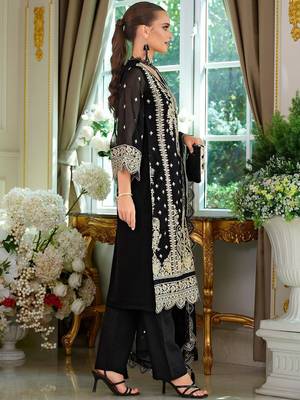Ethnic Motifs Embroidered V-Neck Thread Work Kurta With Trousers & Dupatta 3