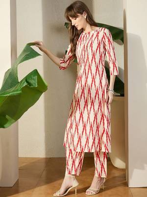 Women Ethnic Motifs Printed Pleated Pure Cotton Kurta with Trousers 3