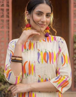 Women Printed Regular Pure Cotton Kurta with Trousers 1