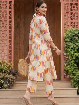 Women Printed Regular Pure Cotton Kurta with Trousers 5