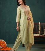 Women Ethnic Motifs Embroidered Regular Thread Work Kurta with Trousers & With Dupatta