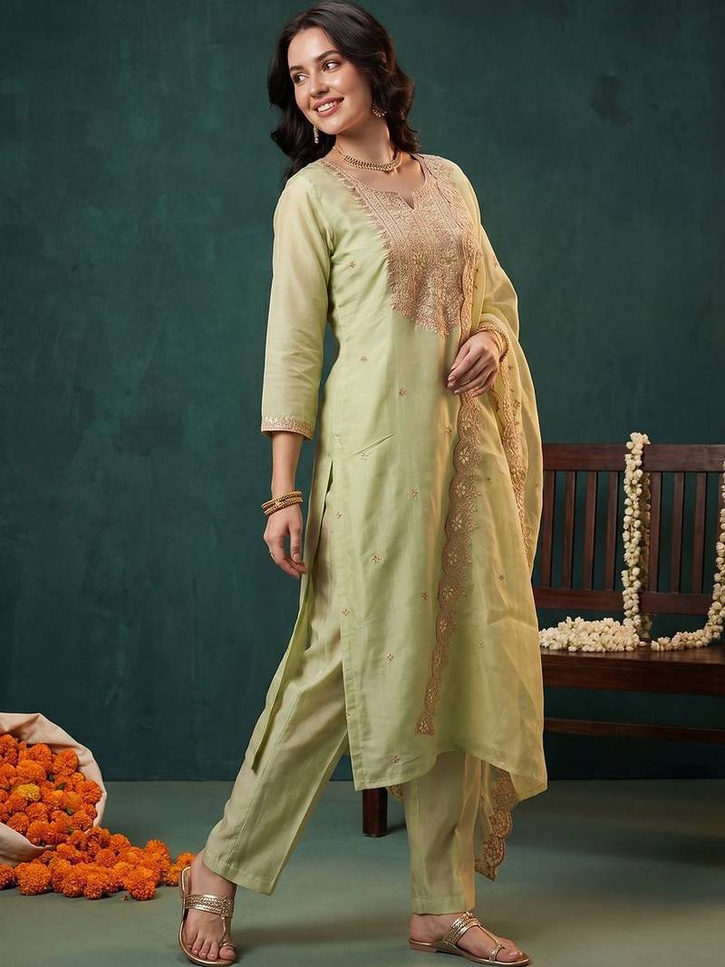 Women Ethnic Motifs Embroidered Regular Thread Work Kurta with Trousers & With Dupatta