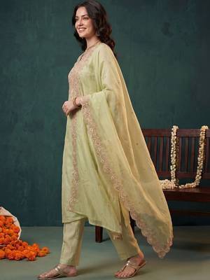 Women Ethnic Motifs Embroidered Regular Thread Work Kurta with Trousers & With Dupatta 3