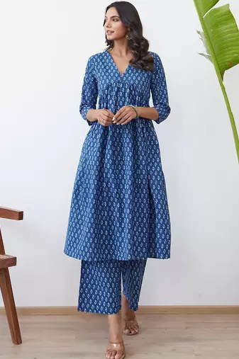 Women Ethnic Motifs Printed Empire Pure Cotton Kurta with Trousers