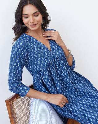 Women Ethnic Motifs Printed Empire Pure Cotton Kurta with Trousers 2