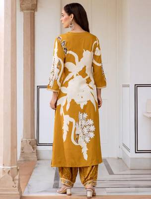 Floral Printed V-Neck A-Line Kurta With Salwar 4