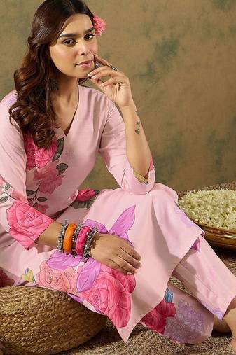 Floral Printed V-Neck Straight Kurta with Trousers