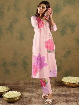 Floral Printed V-Neck Straight Kurta with Trousers 2