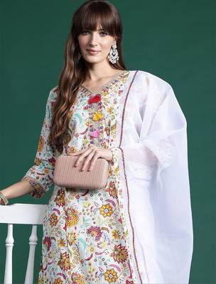 Women Floral Printed Thread Work Pure Cotton Kurta with Trousers & With Dupatta 1