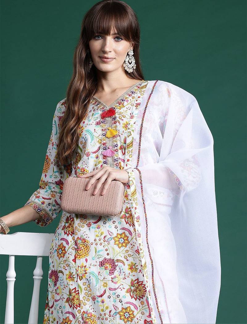 Women Floral Printed Thread Work Pure Cotton Kurta with Trousers & With Dupatta
