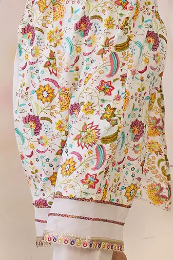 Women Floral Printed Thread Work Pure Cotton Kurta with Trousers & With Dupatta