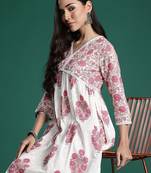 Women Floral Printed Empire Pure Cotton Kurta with Trousers