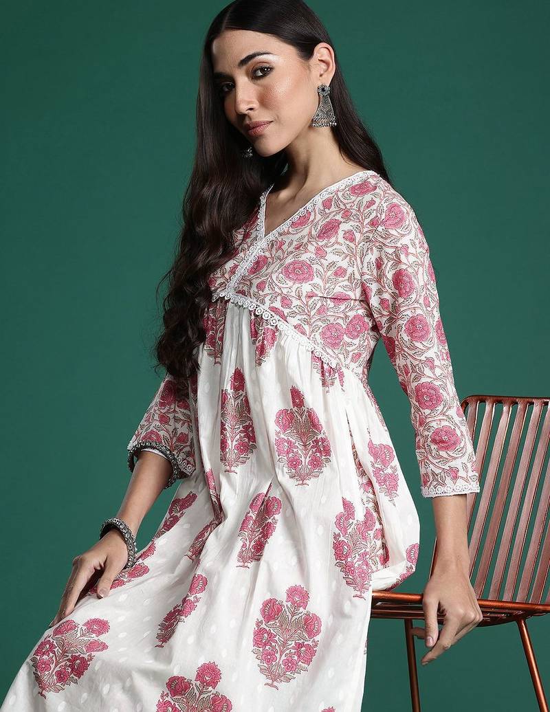 Women Floral Printed Empire Pure Cotton Kurta with Trousers