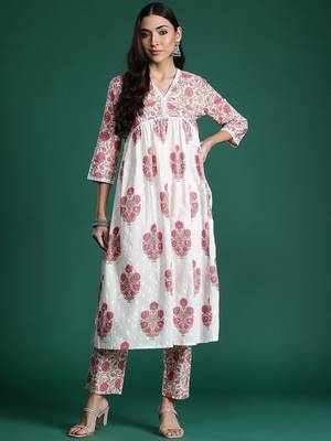 Women Floral Printed Empire Pure Cotton Kurta with Trousers 5