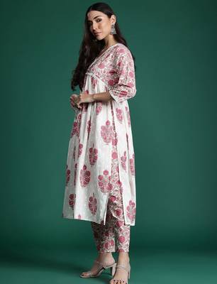 Women Floral Printed Empire Pure Cotton Kurta with Trousers 6