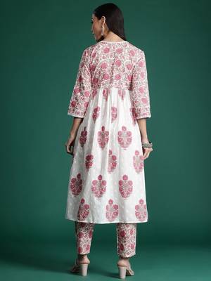 Women Floral Printed Empire Pure Cotton Kurta with Trousers 7