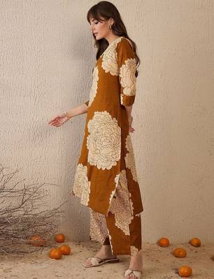 Women Floral Printed Regular Pure Cotton Kurta with Trousers 4