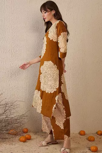 Women Floral Printed Regular Pure Cotton Kurta with Trousers
