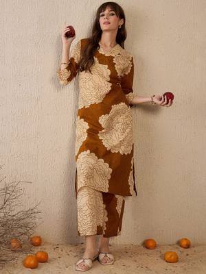 Women Floral Printed Regular Pure Cotton Kurta with Trousers 6
