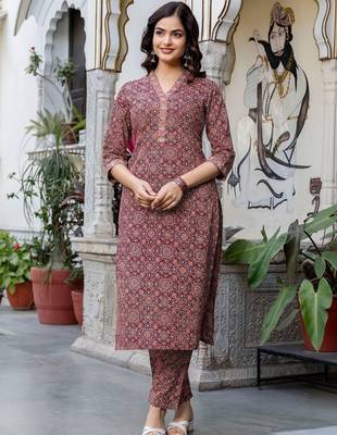 Women Printed Regular Pure Cotton Kurta with Trousers 1