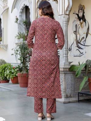 Women Printed Regular Pure Cotton Kurta with Trousers 3