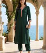 Women Regular Thread Work Liva Kurta with Trousers