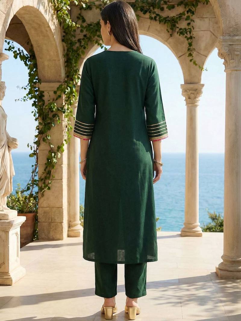 Women Regular Thread Work Liva Kurta with Trousers