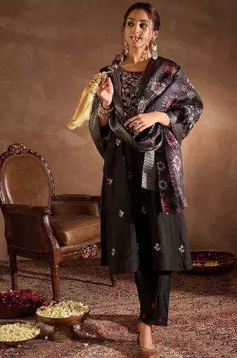 Floral Embroidered Thread Work Straight Kurta With Trousers And Dupatta